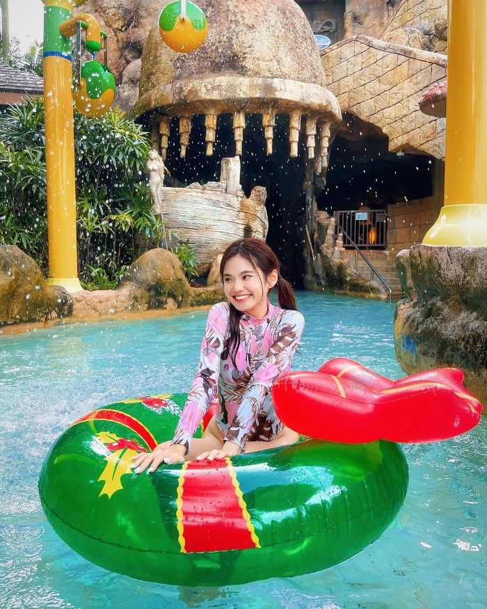 Công viên Adventure Cove Waterpark