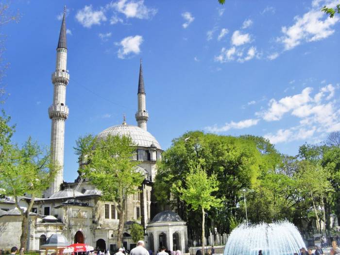 Khám phá những địa điểm linh thiêng tại khu vực nhà thờ hồi giáo Eyüp Sultan Thổ Nhĩ Kỳ