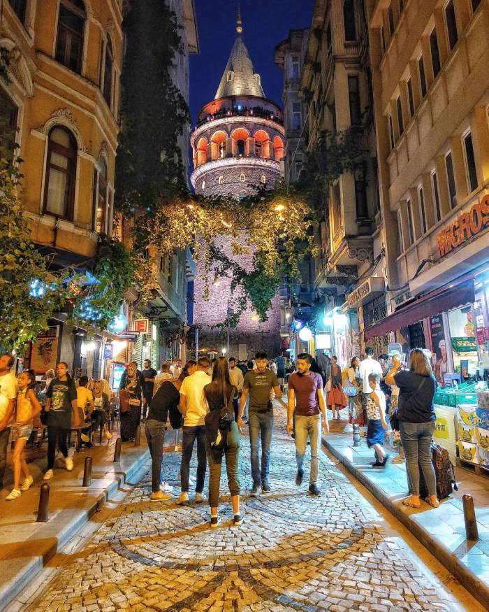 Beyoglu Thổ Nhĩ Kỳ địa điểm giao thoa lịch sử và hiện đại