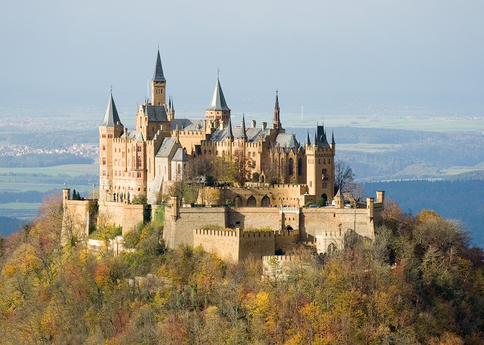 Lâu đài Burg Hohenzollern
