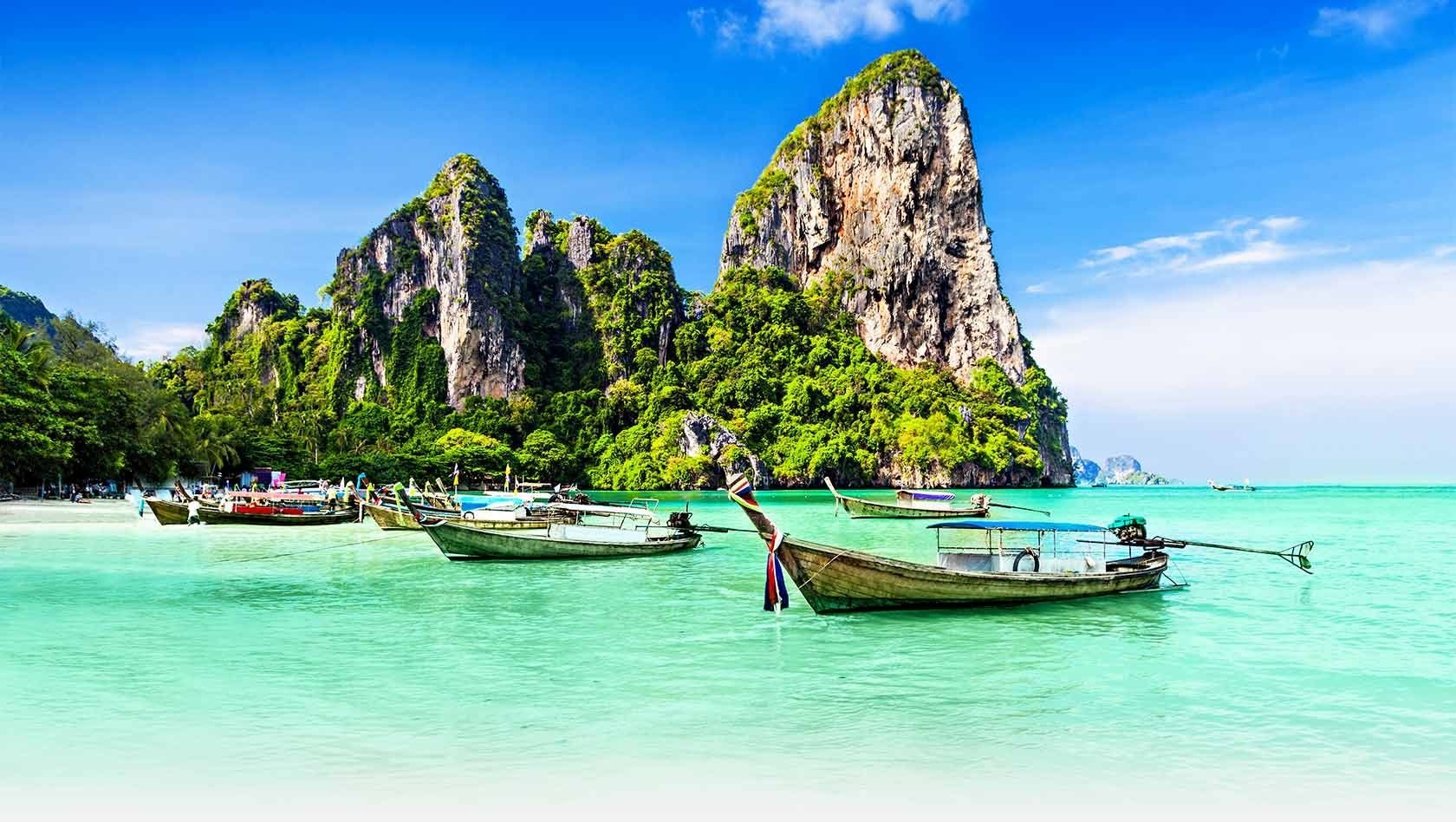 Phuket biển xanh ngắt màu ngọc bích