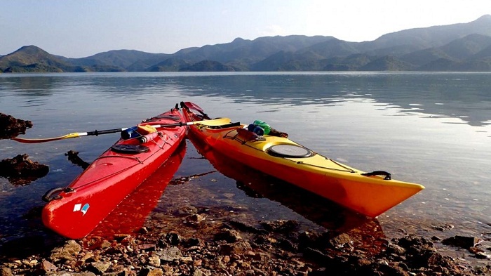 Chèo thuyền kayak trên sông Kwai là một trải nghiệm hết sức thú vị, kinh nghiệm du lịch kanchanaburi