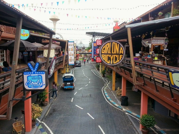 Plearn Wan Shopping Village Thái Lan nhẹ nhàng cổ điển
