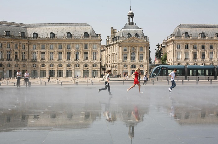 Quảng trường Place de la Bourse