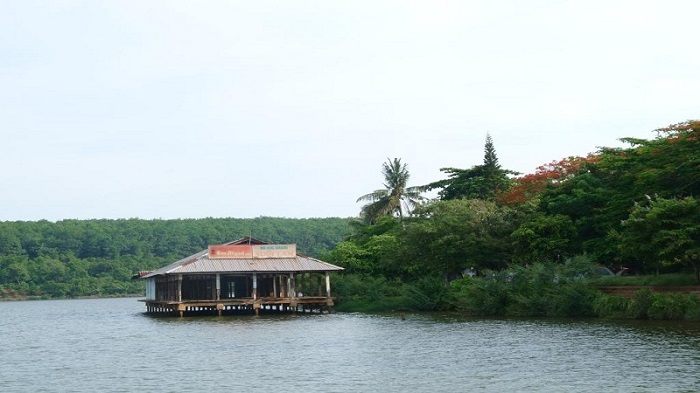 Hồ Suối Lam