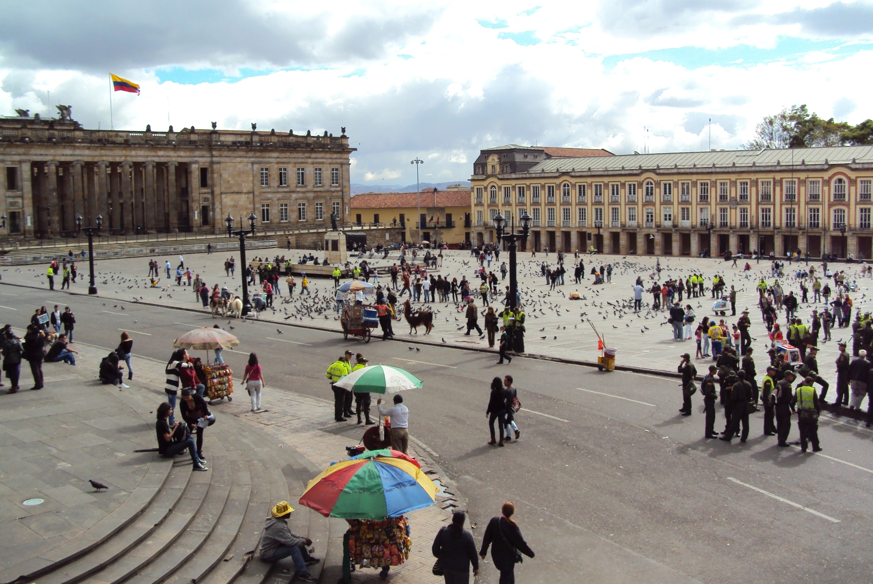 Quảng trường Plaza de Bolivar