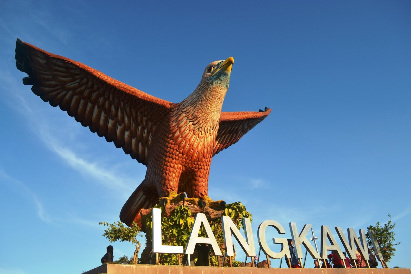 Chú chim đại bàng khổng lồ tại quảng trường Langkawi