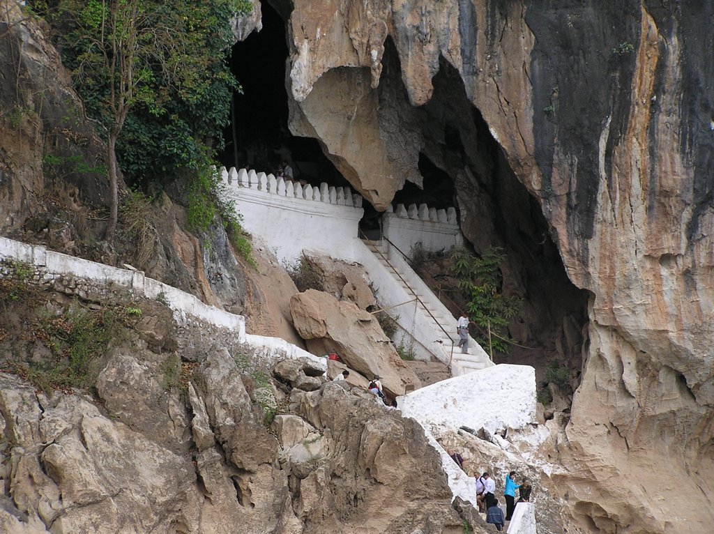 Hang động Pak Ou