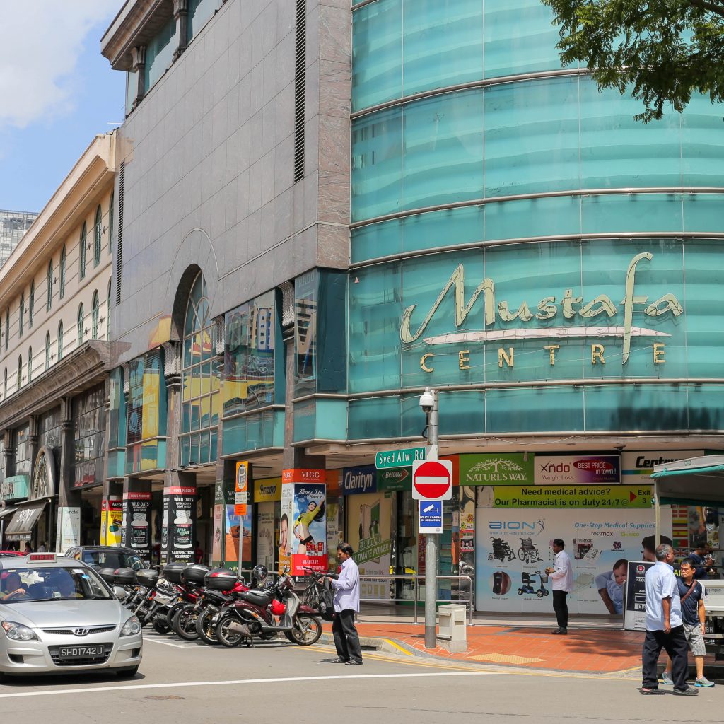 Mustafa Centre nằm tại khu Tiểu Ấn Singapore