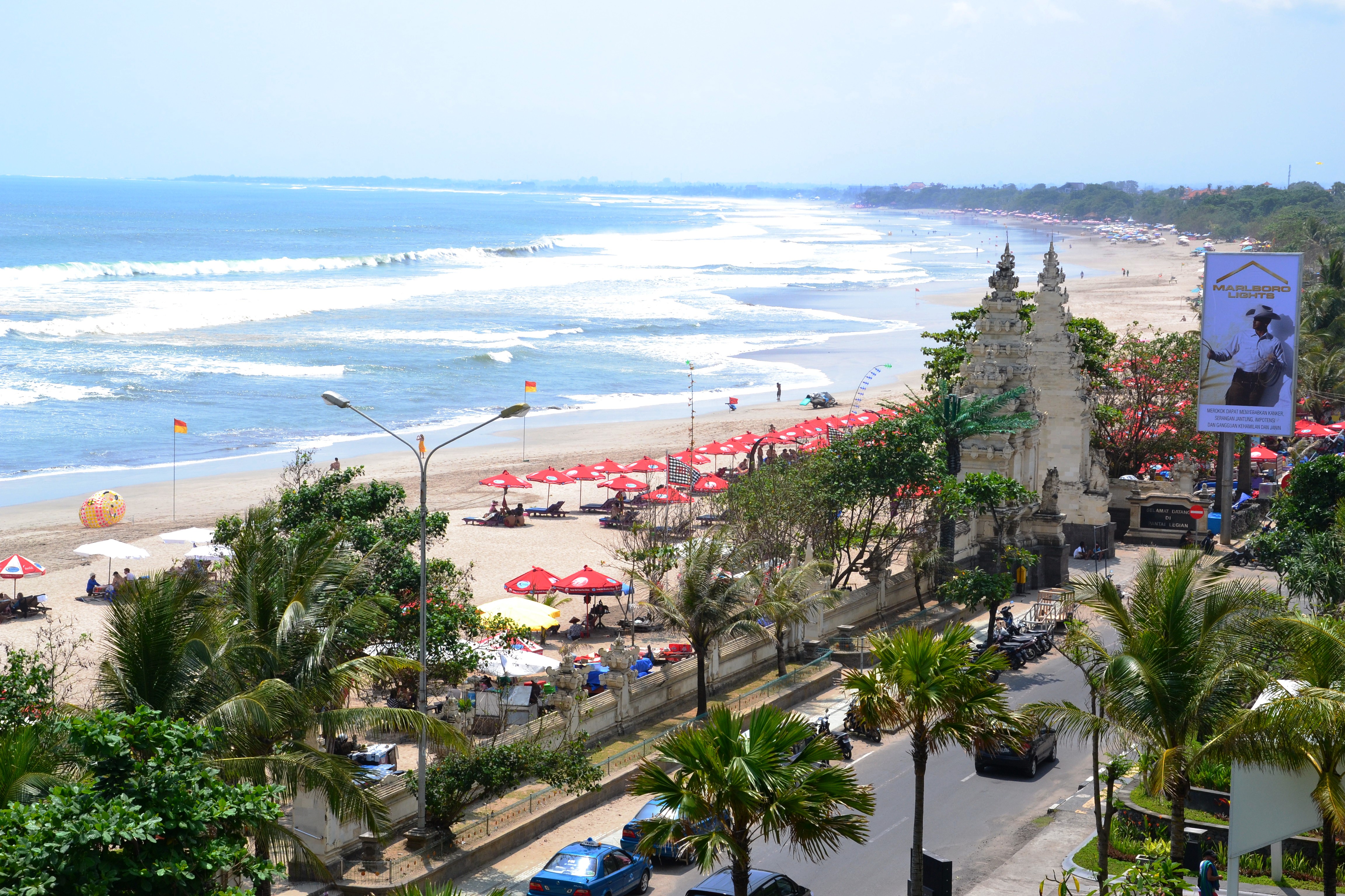 Khu vực bãi biển là nơi tập trung rất nhiều nhà nghỉ, khách sạn