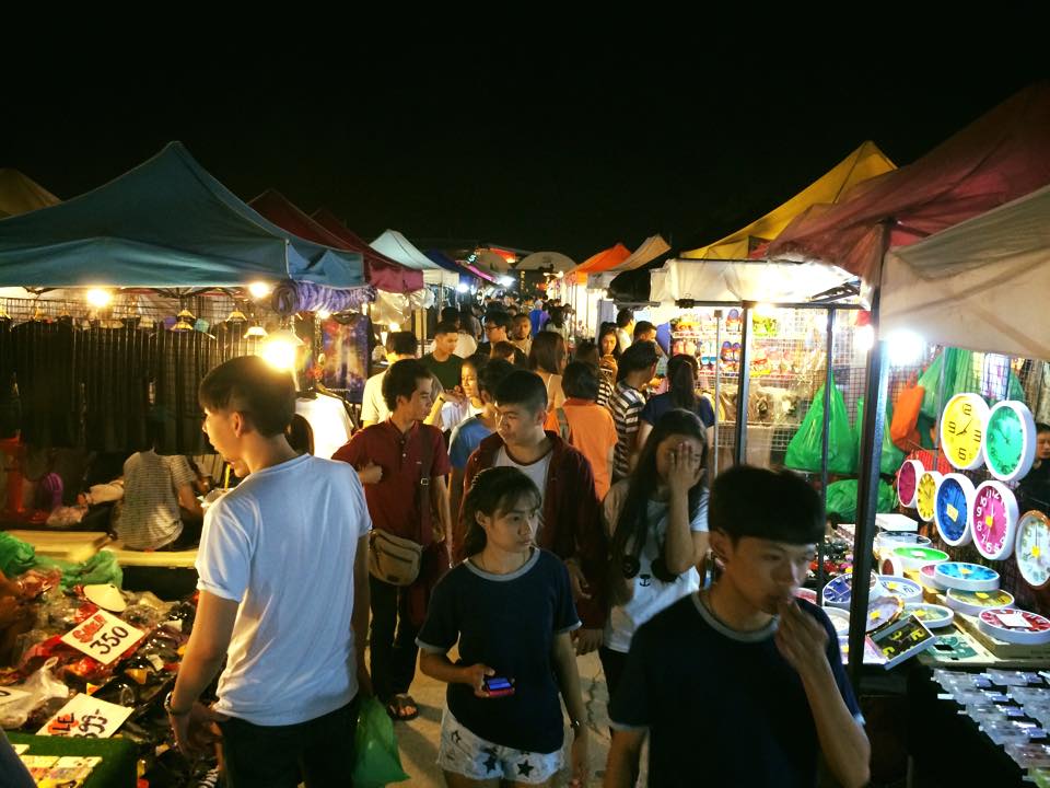 Chợ đêm On Nut