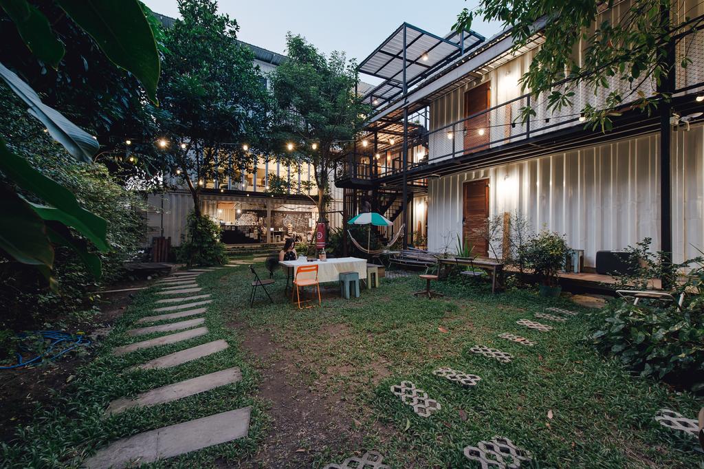 The Yard Hostel Bangkok