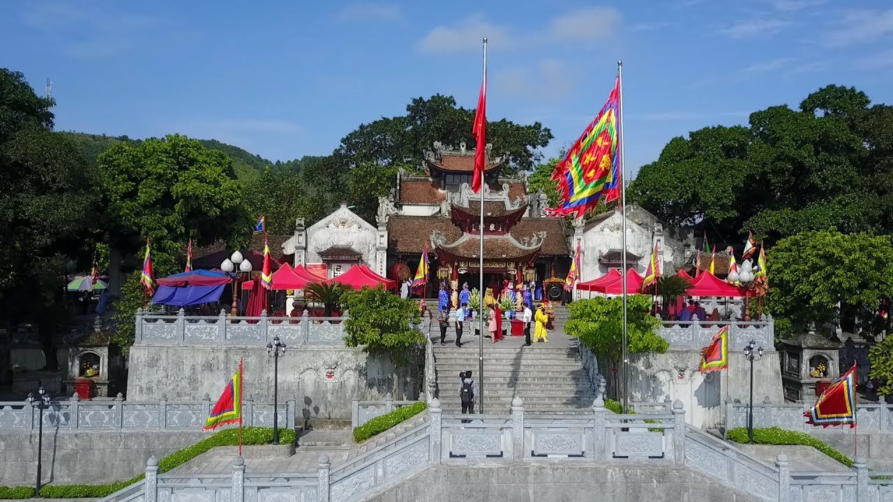 nhung ngoi chua noi tieng nhat tai Quang Ninh