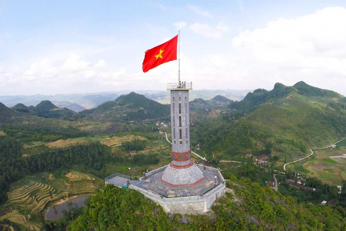 Lung Cu flagpole - a famous tourist destination in Ha Giang