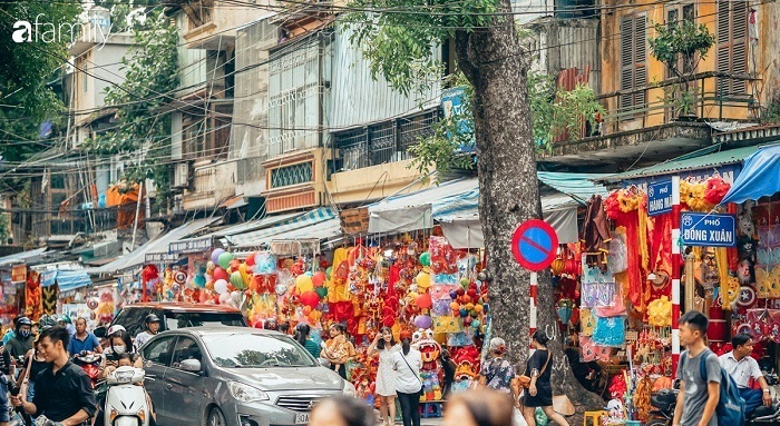 Phố Hàng Mã - một trong những khu phố đèn lồng nổi tiếng tại Việt Nam