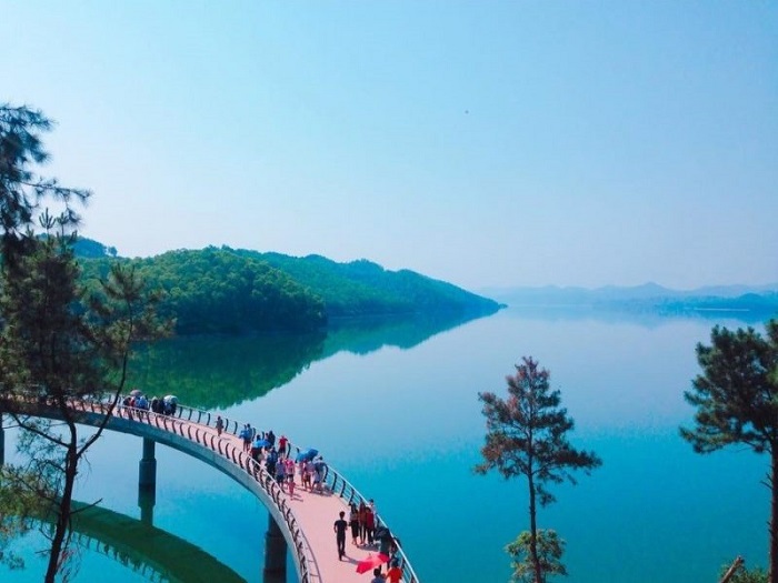 check in cầu hồ Kẻ Gỗ - du lịch hồ Kẻ Gỗ Hà Tĩnh