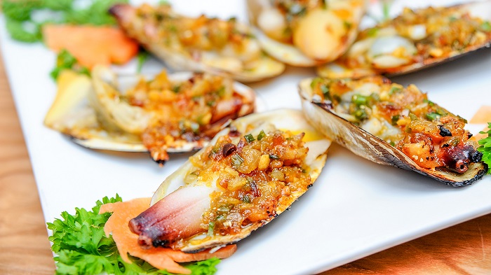 Món hải sản tươi ngon tại Nhà hàng Cây Bàng - nhà hàng nổi tiếng ở Phan Thiết