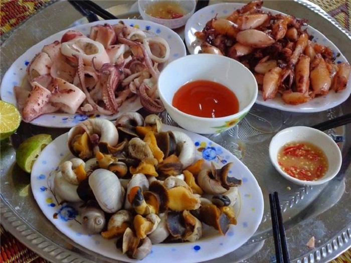 thưởng thức hải sản khi du lịch biển Thịnh Long Nam Định