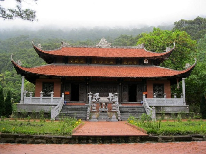 chùa Lôi Âm Quảng Ninh với vẻ đẹp cổ kính