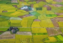 Đến thung lũng Bắc Sơn để với tay chạm mây trời Thung lũng Bắc Sơn nhìn từ trên cao