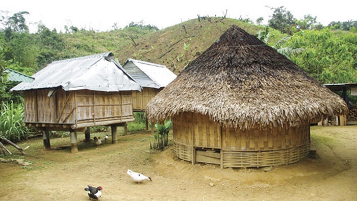 Du lịch làng Aur - Làng này tọa lạc ở xã A Vương, huyện Tây Giang