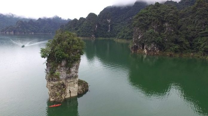 hồ Na Hang là một trong những địa điểm nổi tiếng ở Tuyên Quang