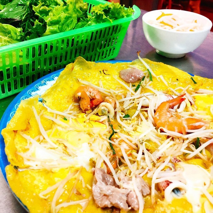 Bánh xèo - đặc sản Cam Ranh nổi tiếng