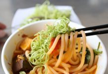 Ăn gì ở Đắk Lắk ? 6 món ngon nức tiếng nhất định phải thưởng thức bún đỏ - món ngon Đắk Lắk