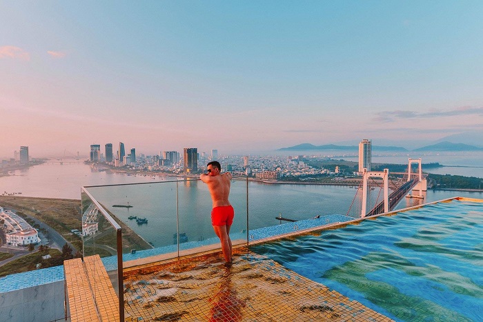Khách sạn Golden Bay Đà Nẵng - bể bơi vô cực đẹp nhất Việt Nam