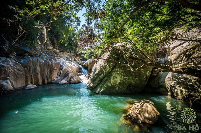 Khu du lịch suối Ba Hồ Nha Trang