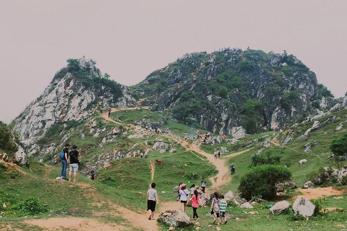 Núi Trầm - địa điểm cắm trại gần Hà Nội