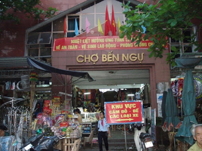 Chợ Bến Ngự - khu chợ nổi tiếng ở Huế