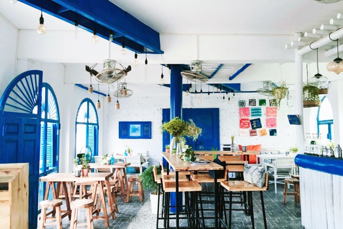 quán cafe Santorini Vibes Hồ Tây