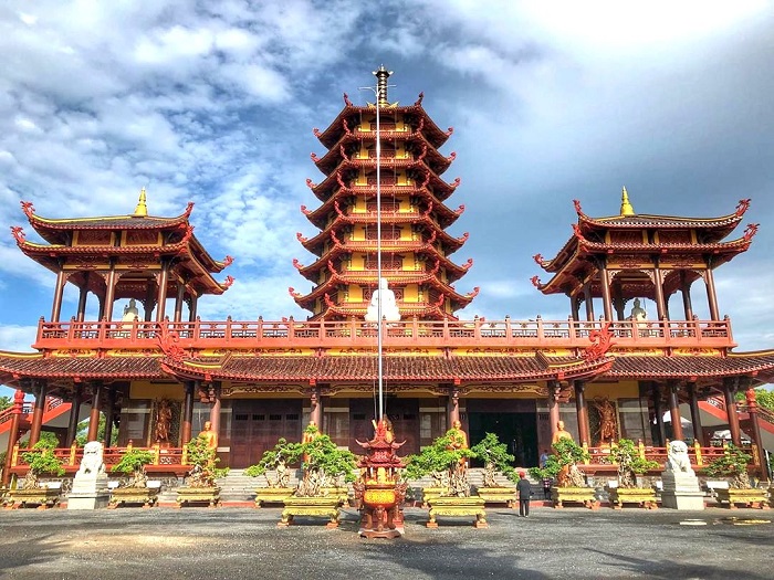 Chùa Phật Ngọc Xá Lợi – Vĩnh Long - một trong những ngôi chùa đẹp nhất miền Tây
