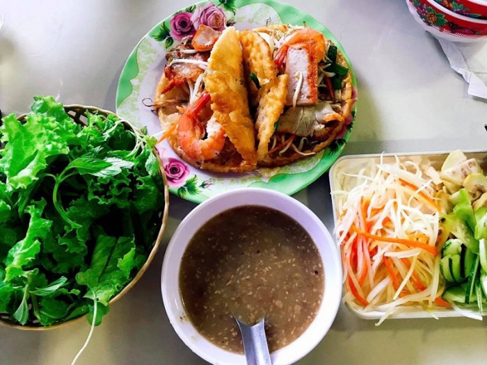 Quán bánh khoái Lạc Thiện - quán bánh khoái nổi tiếng ở Huế