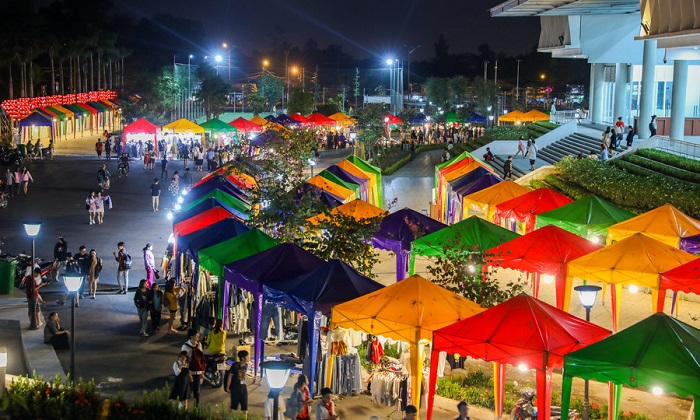 Chợ đêm đại học Nông Lâm - địa điểm nổi tiếng ở Thủ Đức