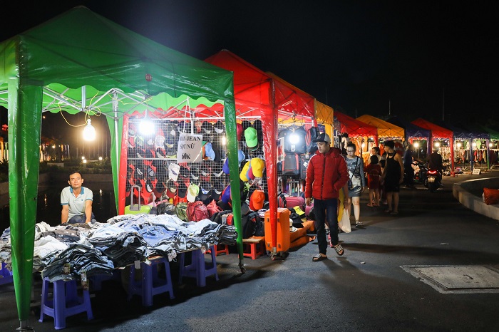 Chợ đêm đại học Nông Lâm - địa điểm nổi tiếng ở Thủ Đức