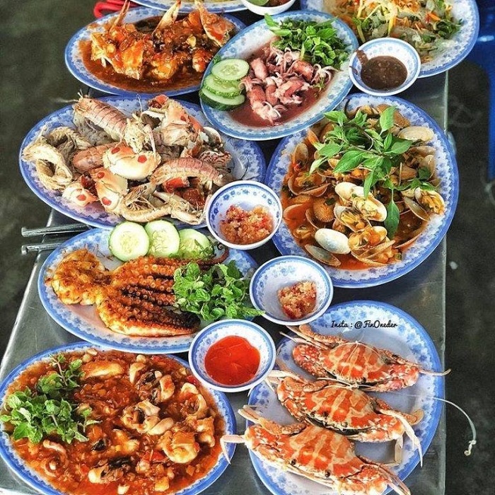 hải sản - món ăn nhất định phải thưởng thức khi đi food tour Phan Thiết