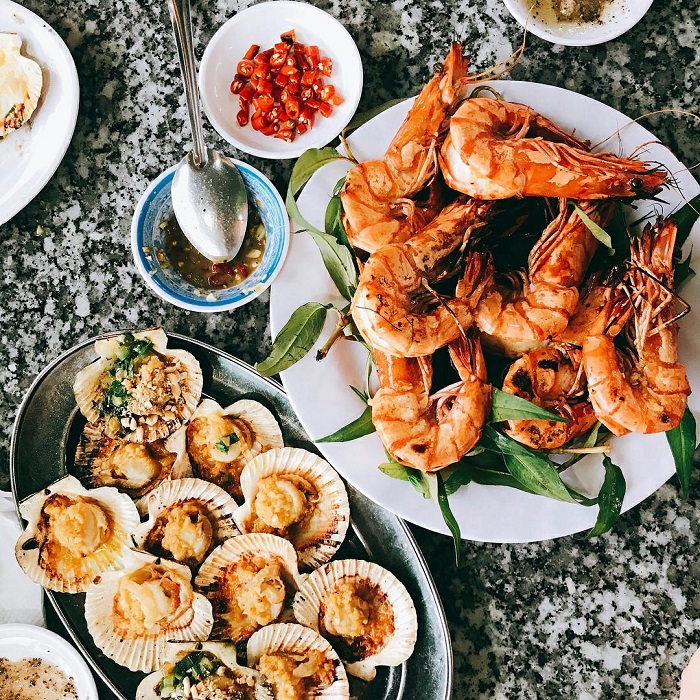 hải sản - món ăn nhất định phải thưởng thức khi đi food tour Phan Thiết