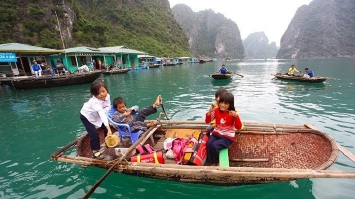 Khám phá làng chài Cửa Vạn khi du lịch vịnh Lan Hạ Hải Phòng