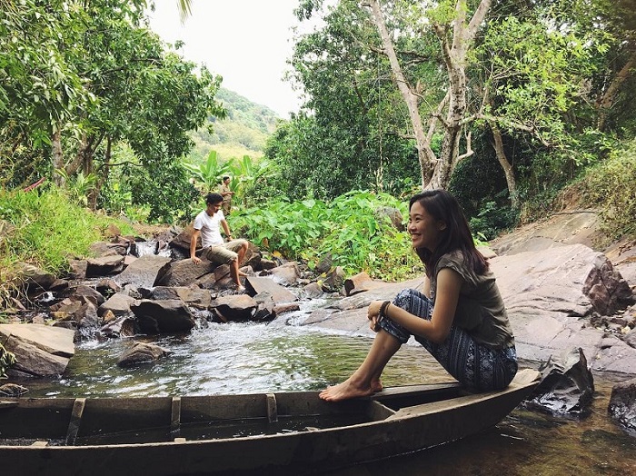 Khám phá dòng suối Vàng khi du lịch Ma Thiên Lãnh Tây Ninh