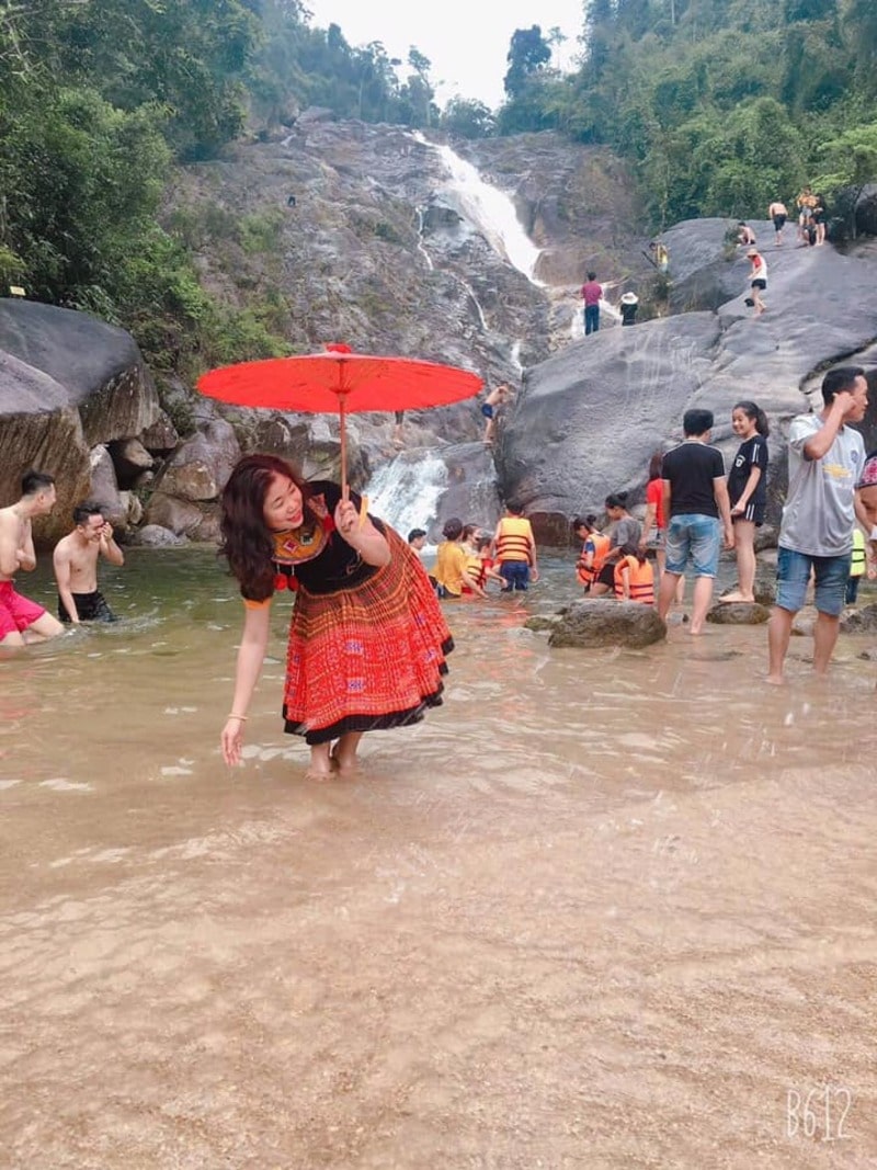 du lịch tại thác Ma Hao Thanh Hóa