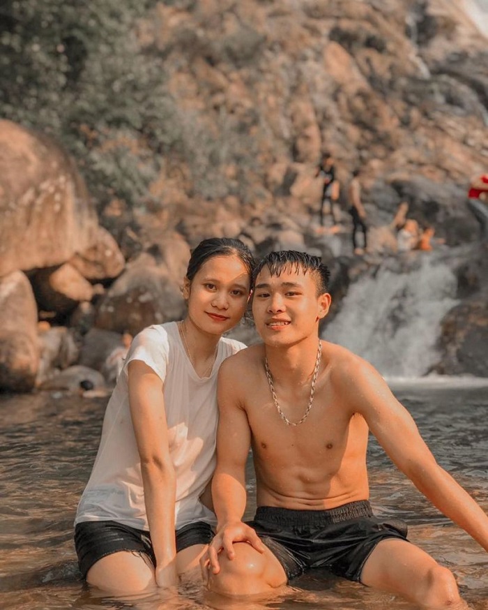 tắm hồ nước mát lạnh tại thác Ma Hao Thanh Hóa