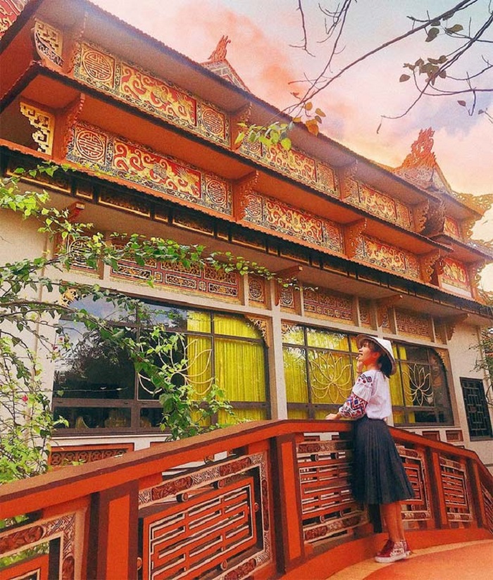 Tòa chánh điện với vẻ đẹp lộng lẫy của chùa Nam Sơn Đà Nẵng