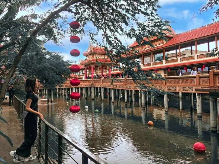 Check in bên bờ hồ tuyệt đẹp tại chùa Nam Sơn Đà Nẵng
