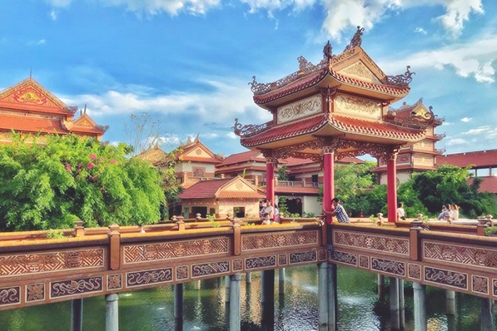 hồ nước tuyệt đẹp tại chùa Nam Sơn Đà Nẵng
