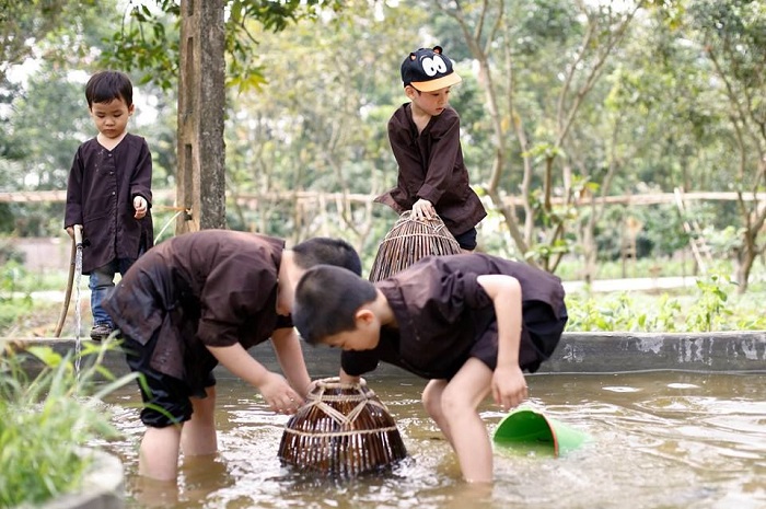 chơi trò chơi bắ cá tại khu du lịch Bản Rõm Sóc Sơn 