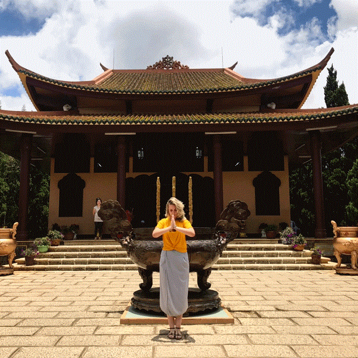 chụp hình tại Thiền Viện Trúc Lâm Phương Nam Cần Thơ