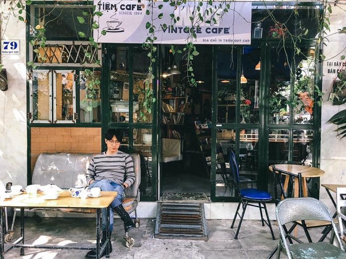 Wait Vintage Cafe - quán cafe đẹp ở Phú Yên