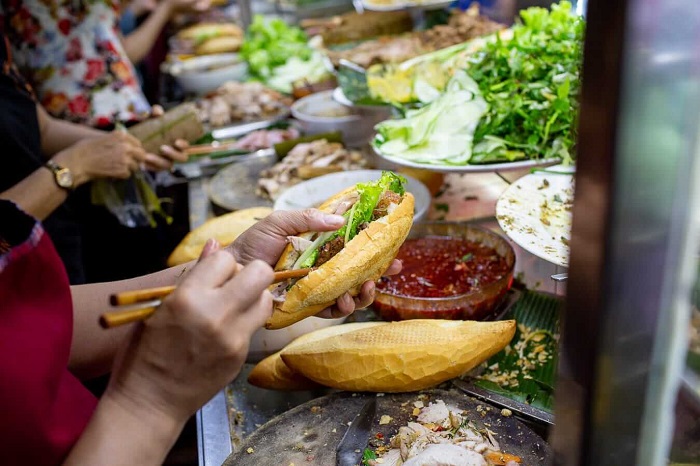 Bánh mì Phượng - quán ăn sáng ngon ở Hội An